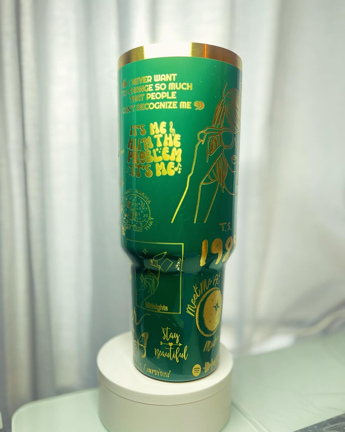 40 oz Off Brand TS Singer